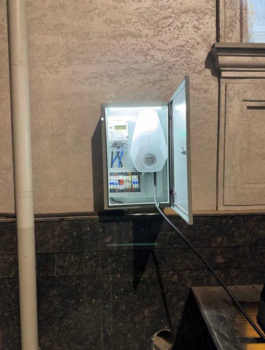 Установка зарядного устройства для электромобиля - Электромонтажные услуги