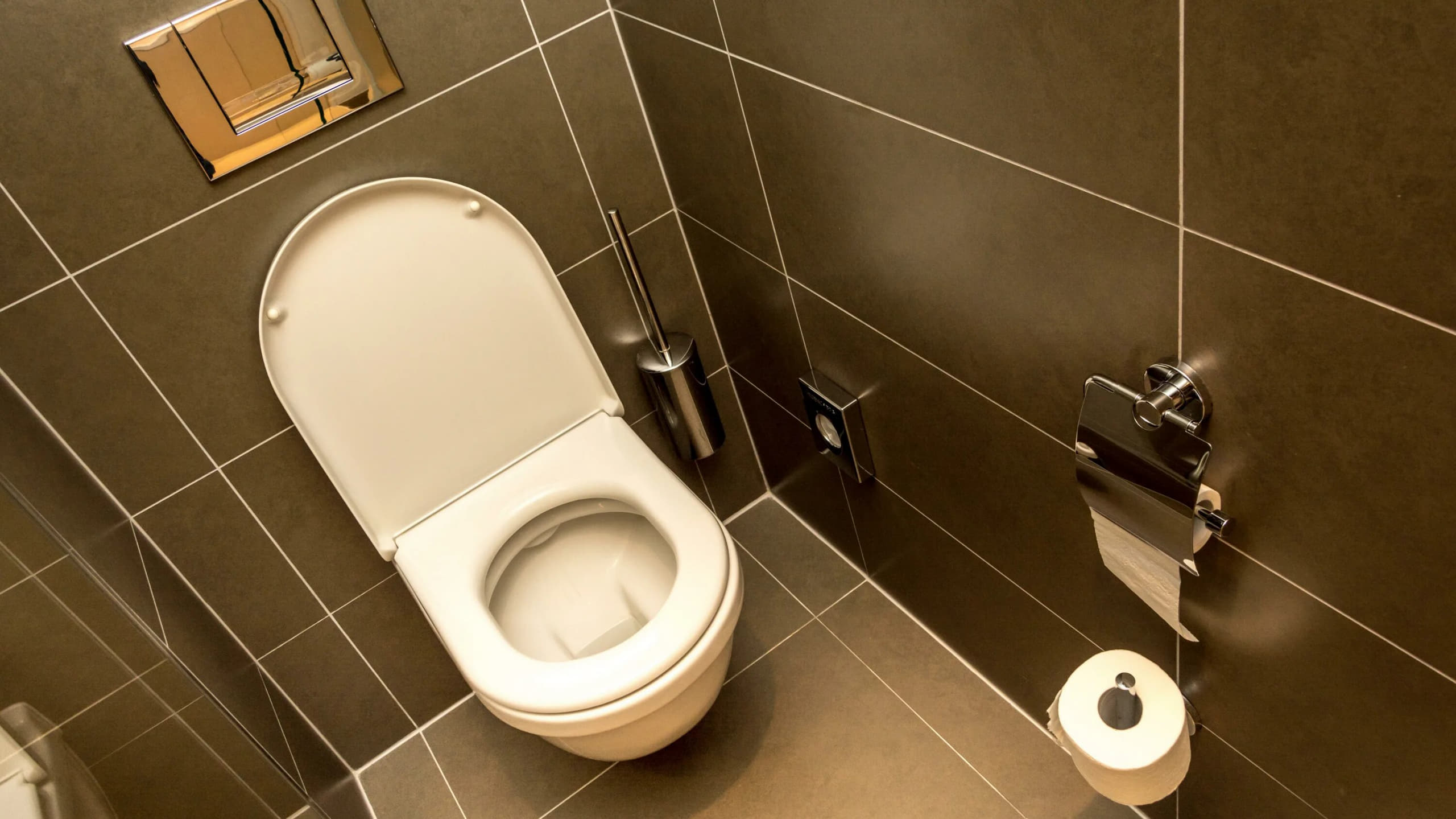 Установка унитаза