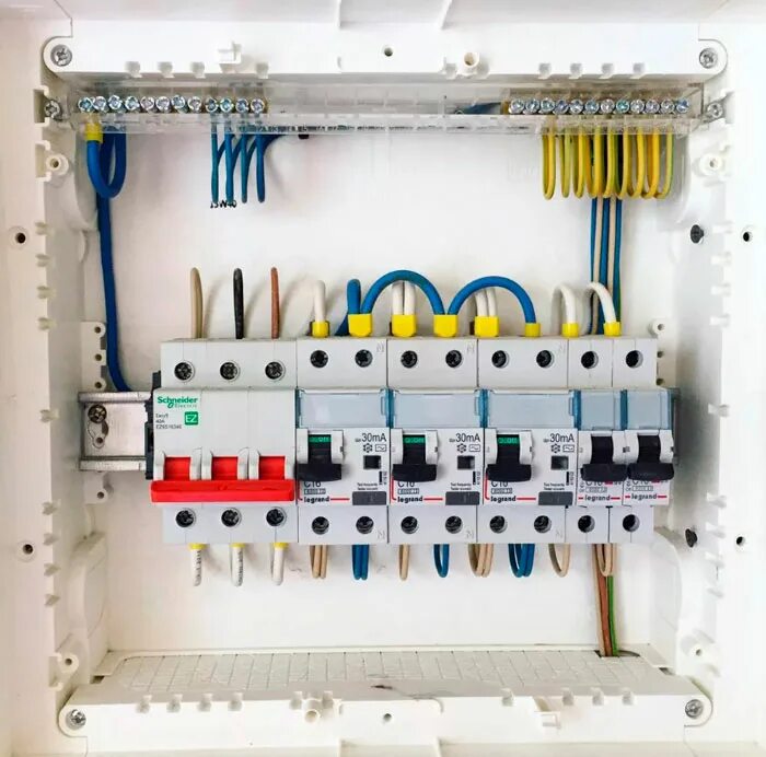Сборка электрического щита