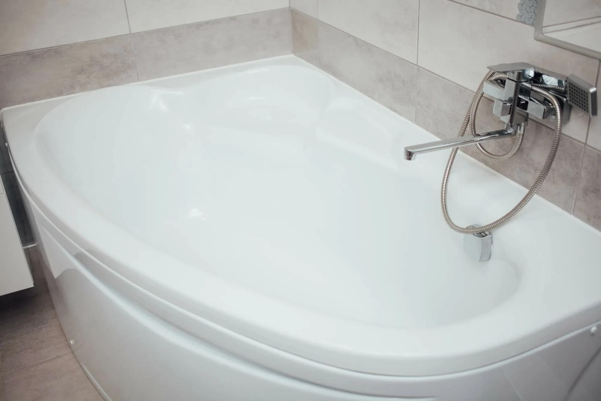 Установка ванны