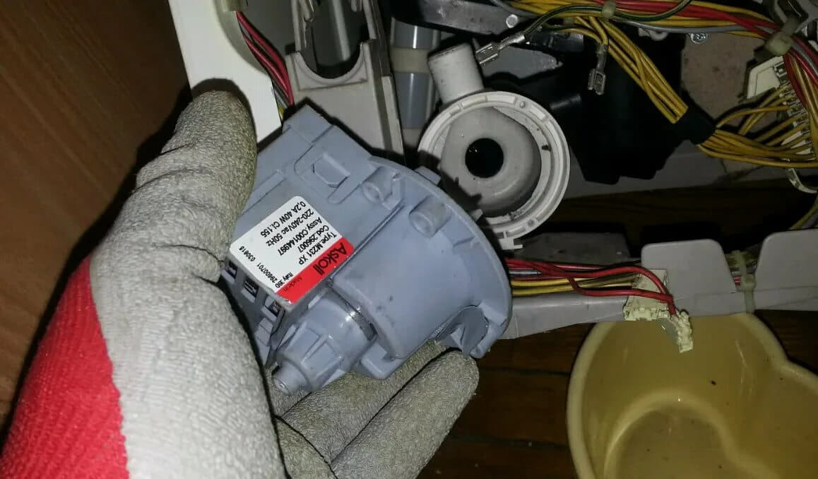 Замена насоса (помпы) стиральной машины