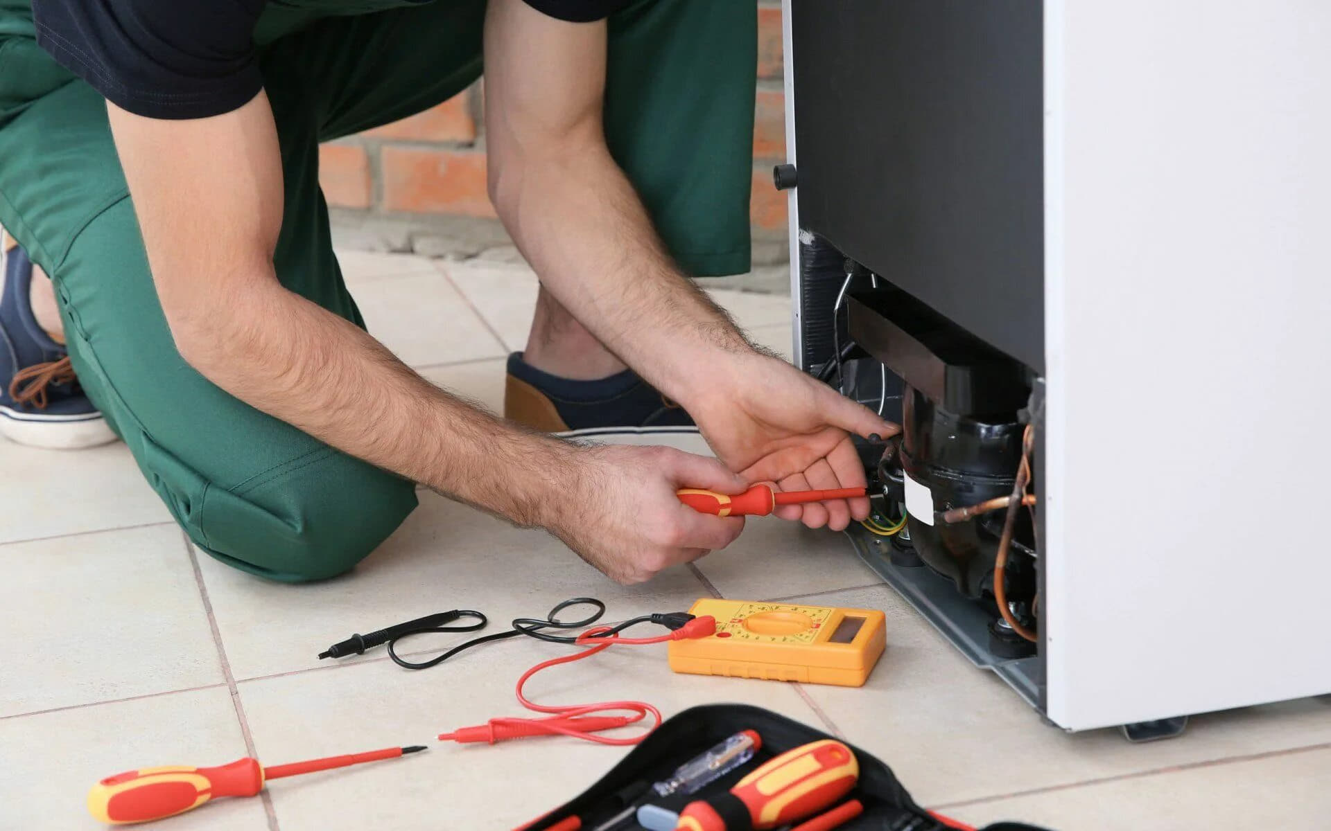 Выезд мастера для ремонта холодильника