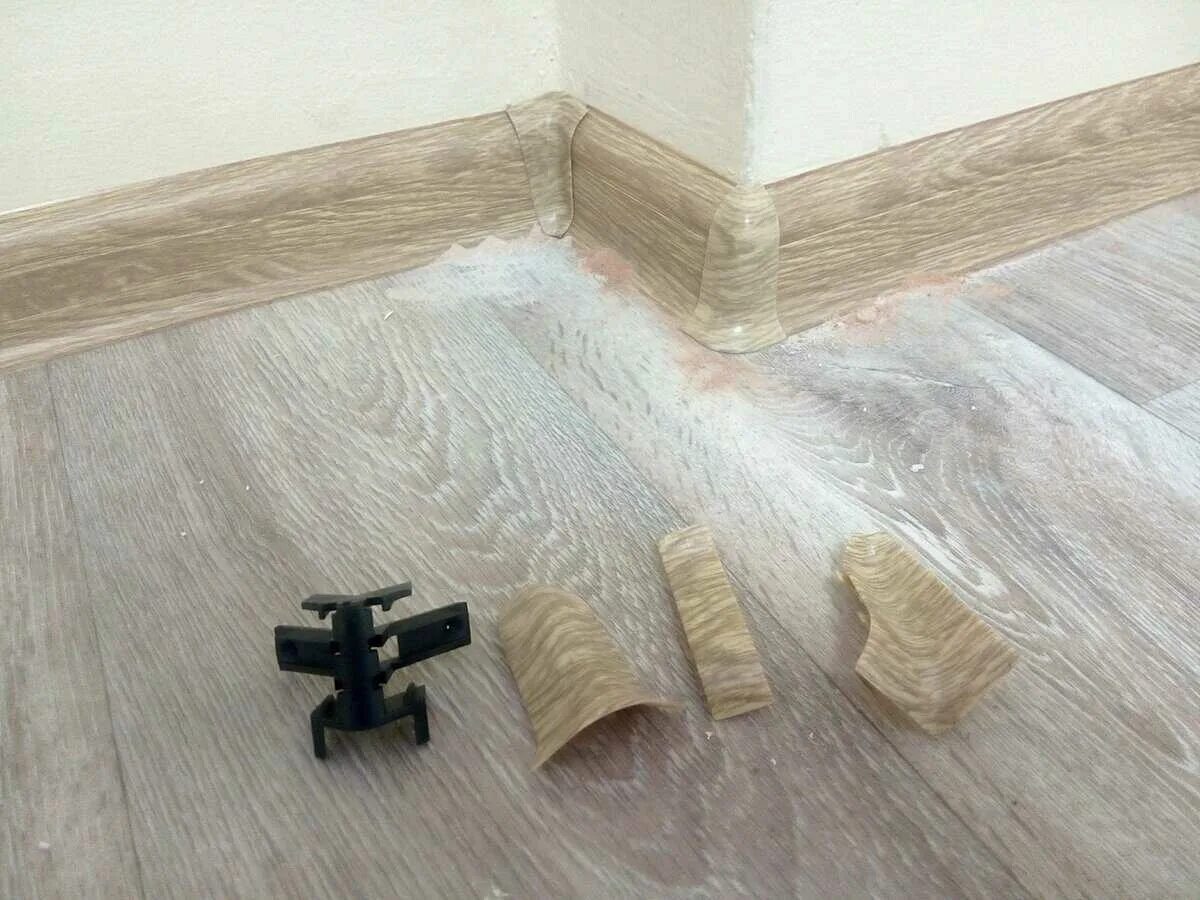 Работы с плинтусом - Услуги по ремонту жилья