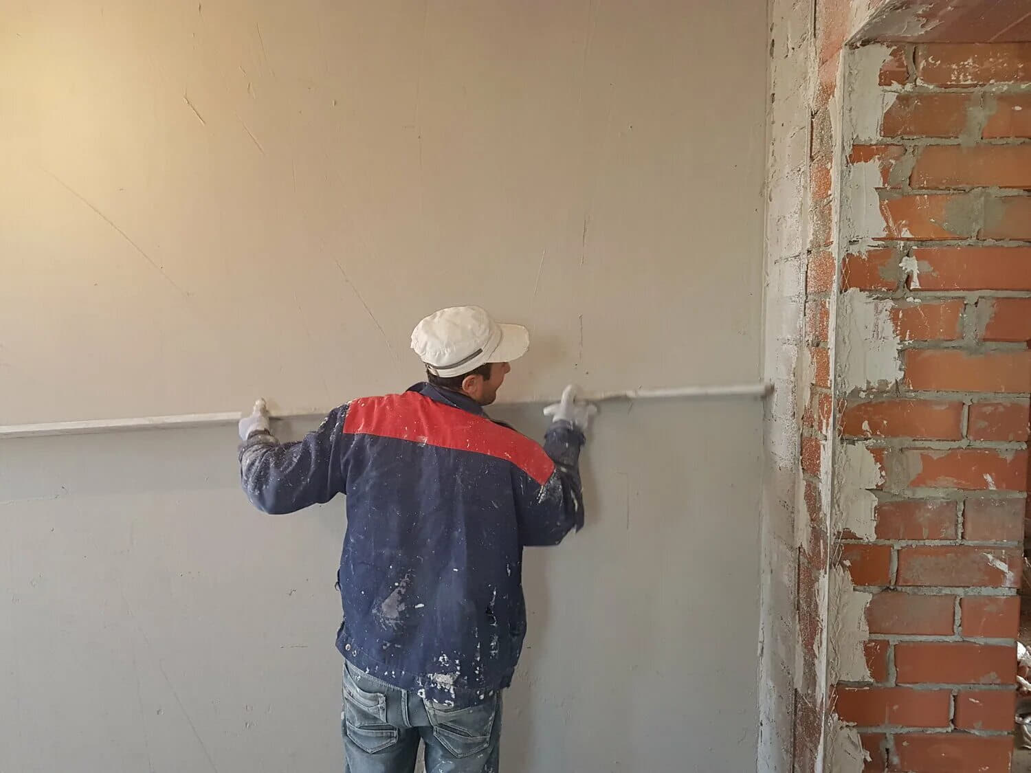 Штукатурные работы - Услуги по ремонту жилья