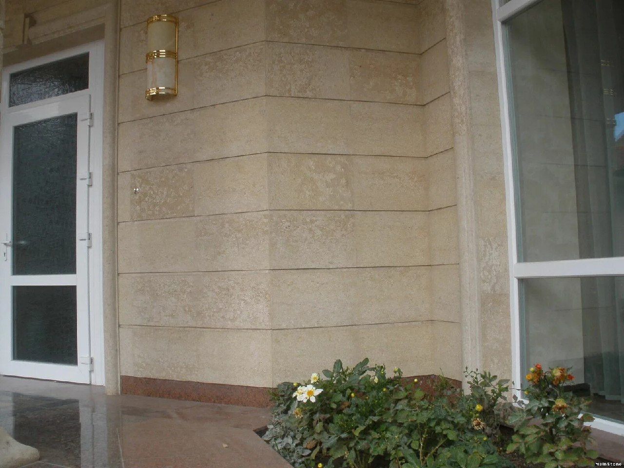 Фасадные работы — облицовка травертином