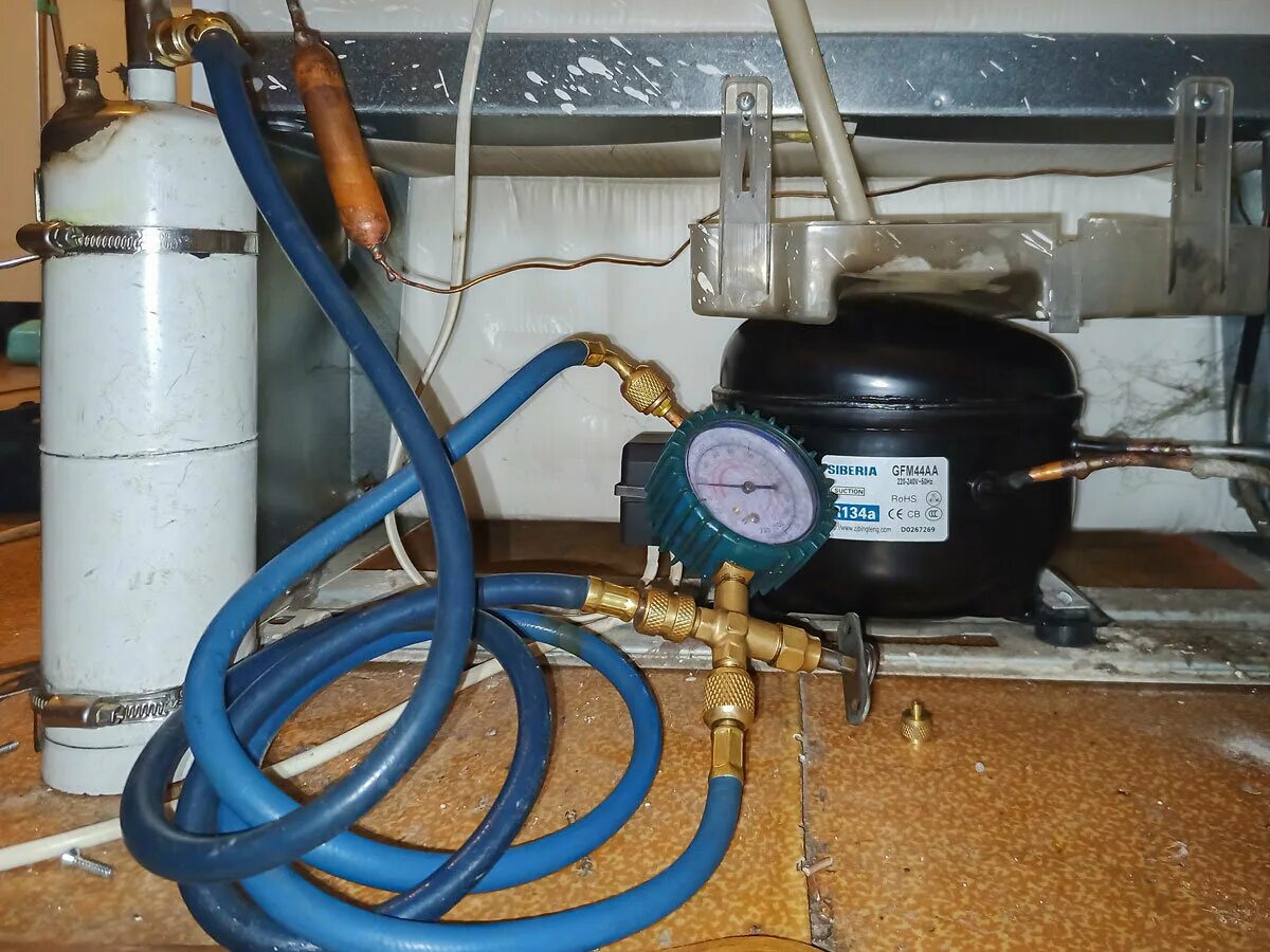 Заправка фреона в холодильник