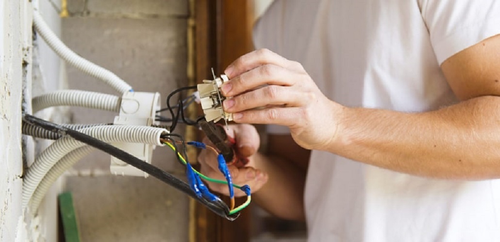 Аварийная помощь электрика