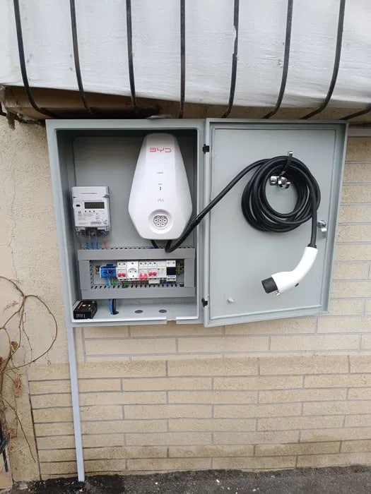 Elektromobil uchun zaryadka stansiyasini o‘rnatish