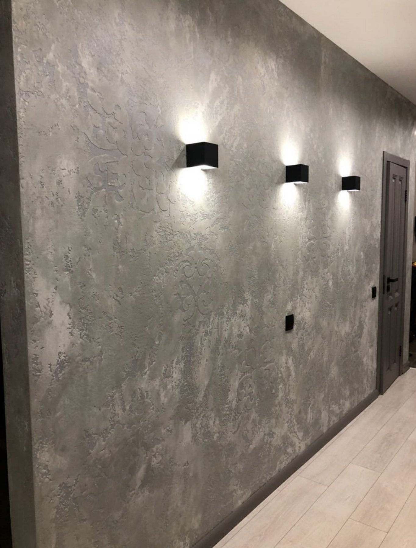 Отделка стен декоративной штукатуркой "травертин"