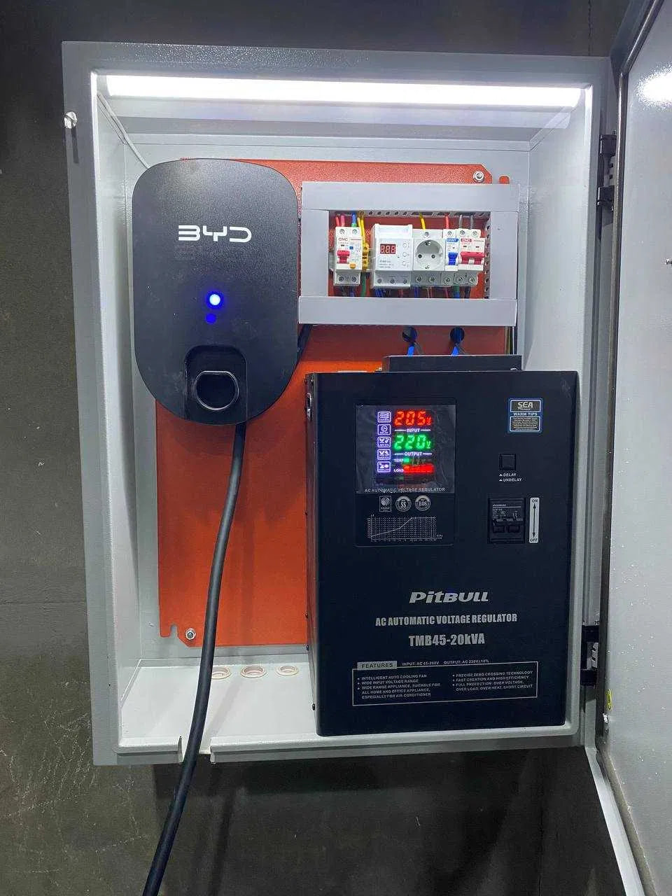 Установка электрической зарядки для мобильных устройств