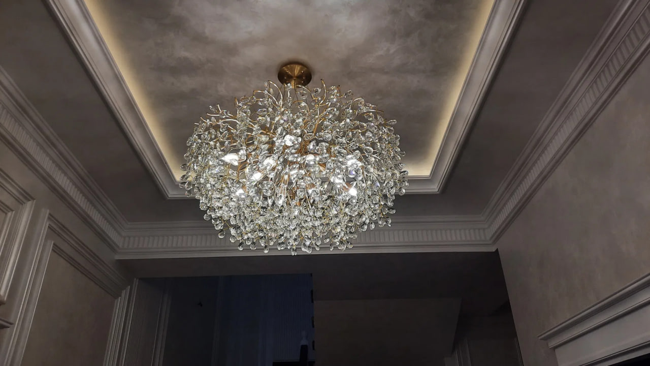 Установка люстры