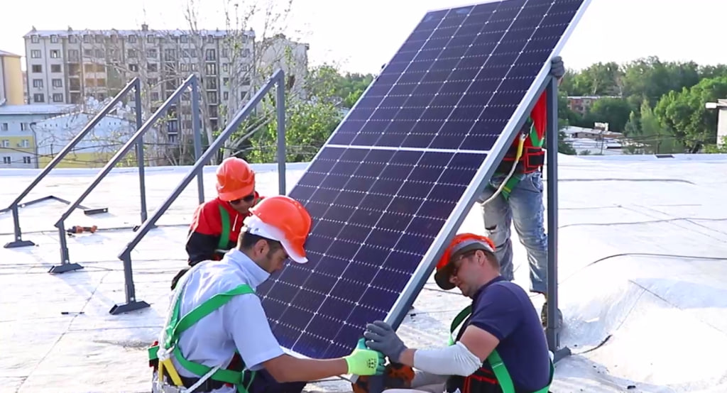 Установка солнечных панелей