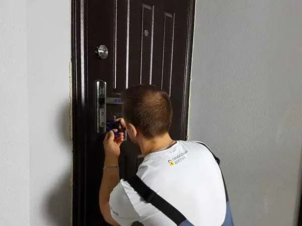 Услуга по вскрытию дверей - Услуги по ремонту жилья