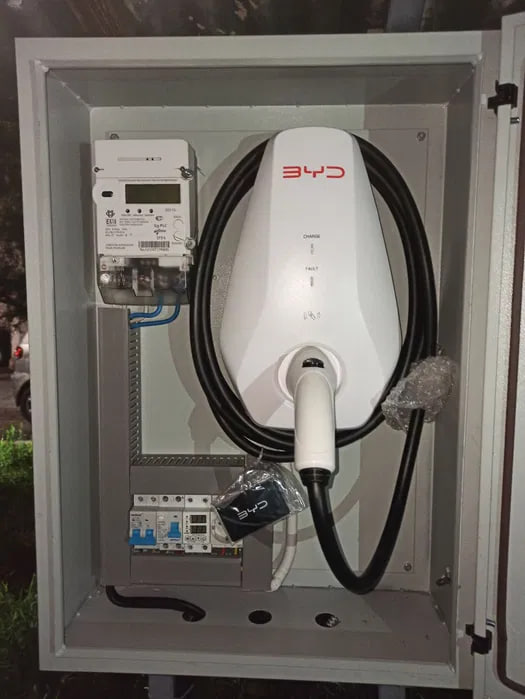 Установка зарядного устройства для электромобиля