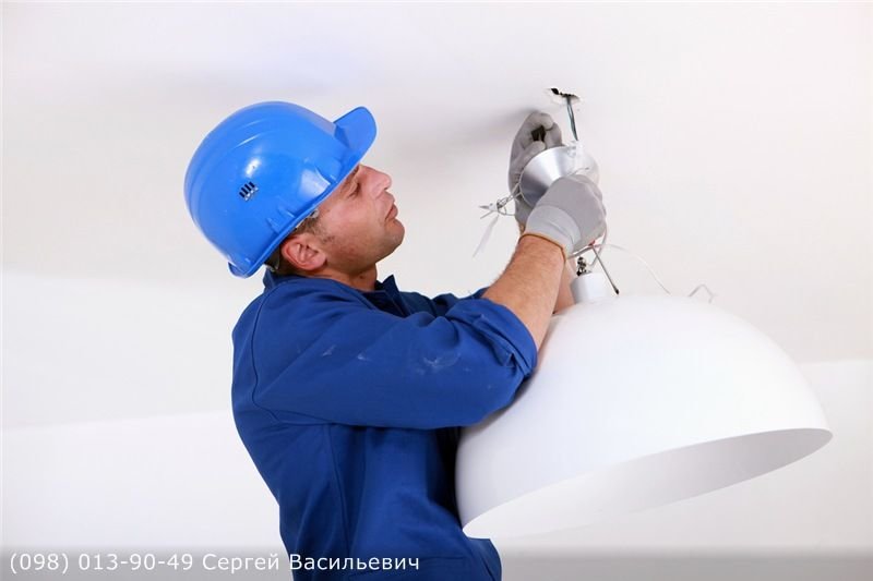 Установка люстры