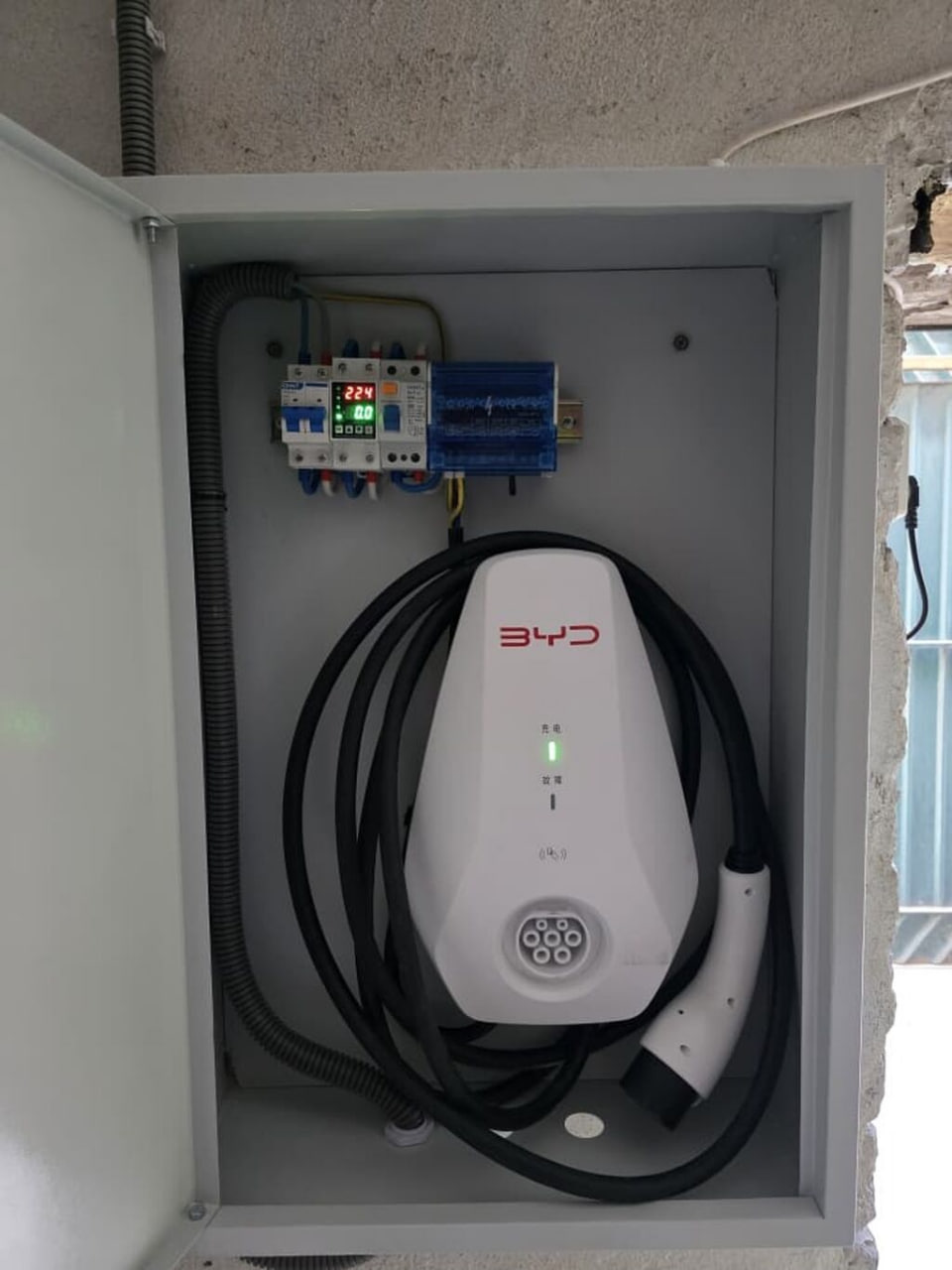 Услуга установки зарядки для электромобиля - Электромонтажные услуги