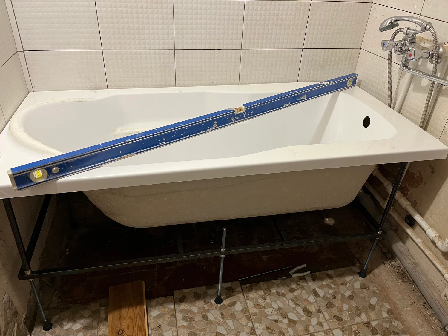 Установка ванны