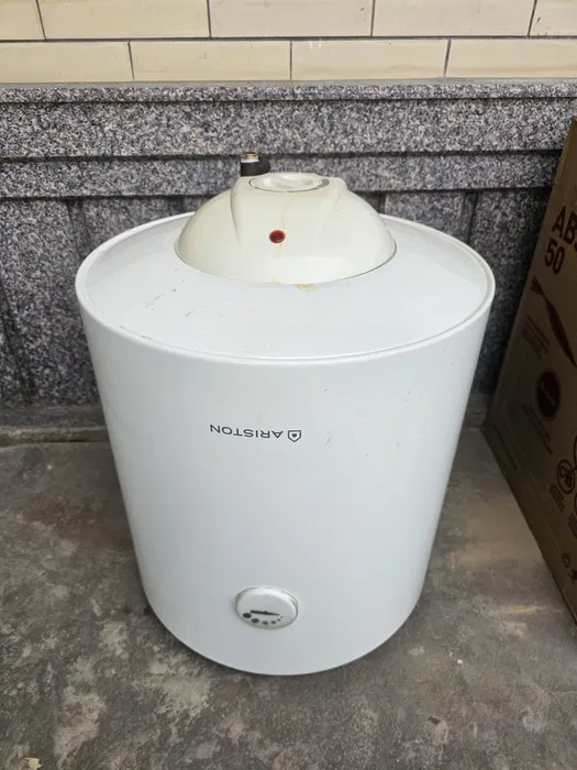 Установка водонагревателя Ariston