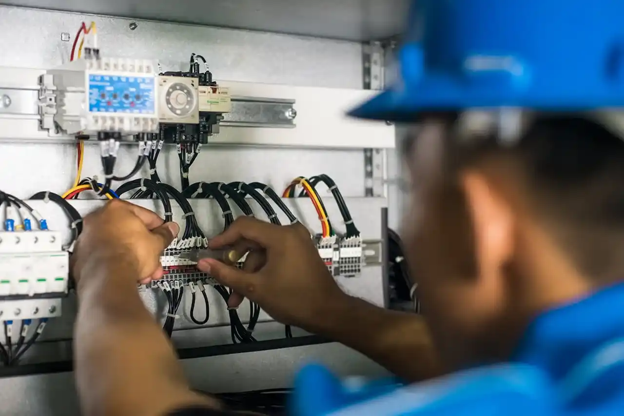 Аварийный электрик