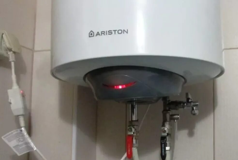 Установка водонагревателя Ariston